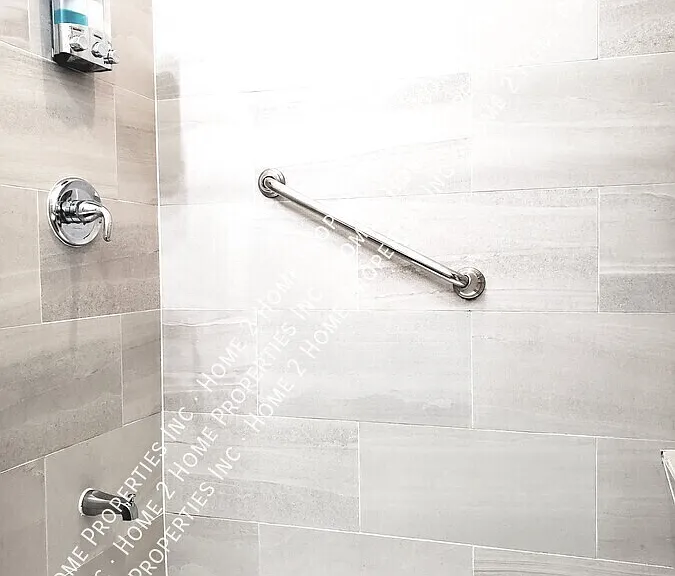 1154 Wyandotte St E #3 — Photo 12