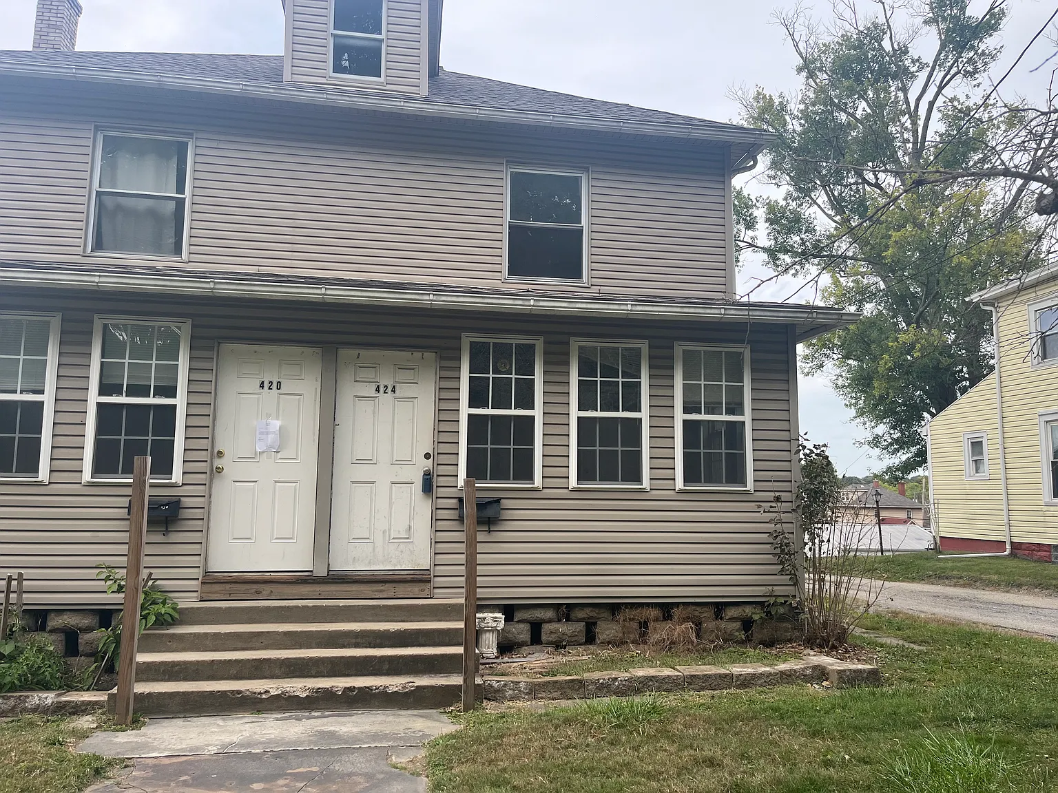 424 E Main St photo 1