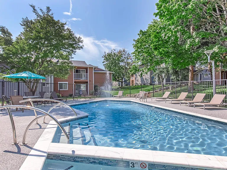 Raintree Village Apartments — Photo 7