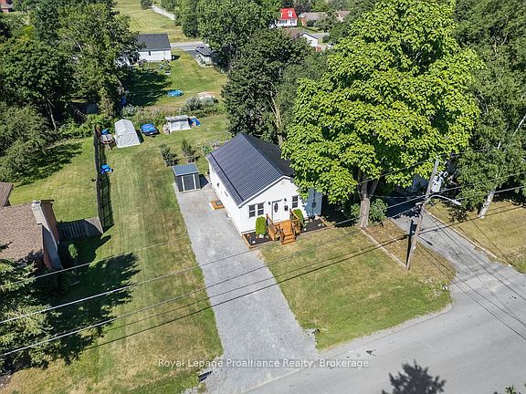 5th image of 76 Wright Ave