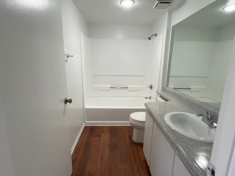 531 W Wilson St #C203 — Photo 7