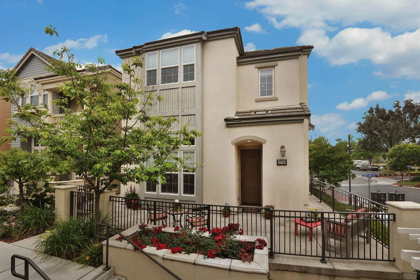 4 bed, 2079 sqft, $6,500 — Photo 4