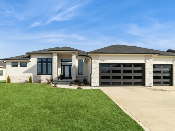 17963 Creekside Dr, Clive, IA 50325