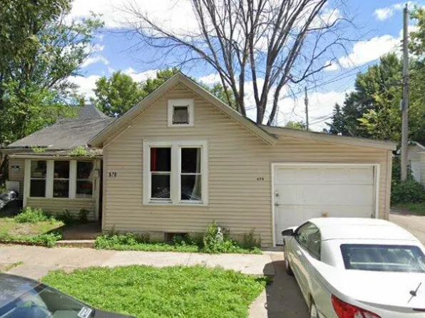 678 Kent St, Saint Paul, MN 55103