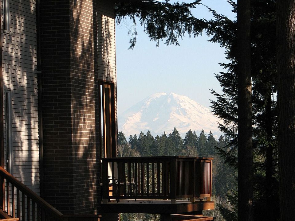 1st image of 10526 162nd Ave SE