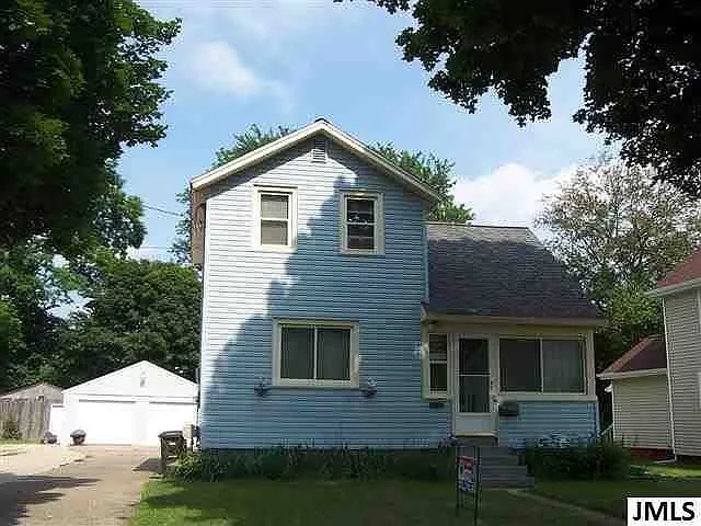 1425 Locust St photo 1