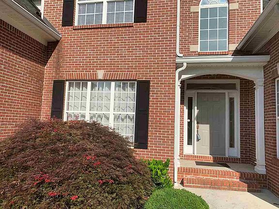 3rd image of 170 Peppertree Dr NE
