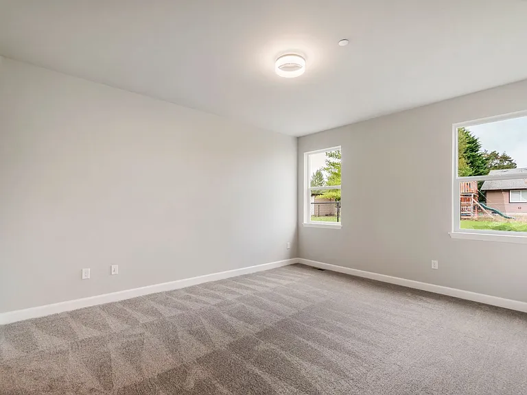 11725-11727 4th Ave E — Photo 16