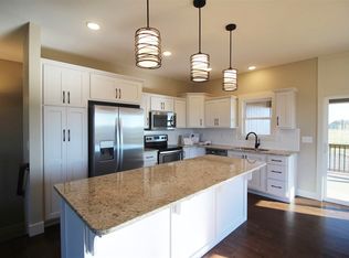 4709 W Kelliann Way, Manhattan, KS 66502