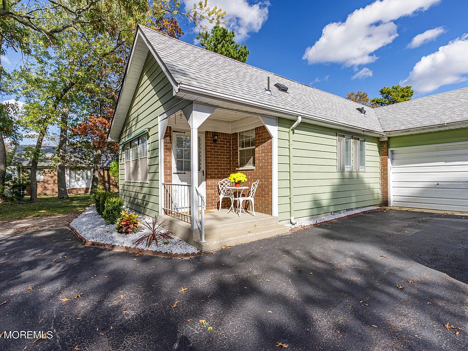 1st image of 7 Lexington Drive #D