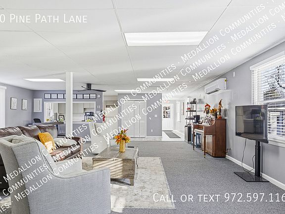 5th image of 10 Pine Path Ln