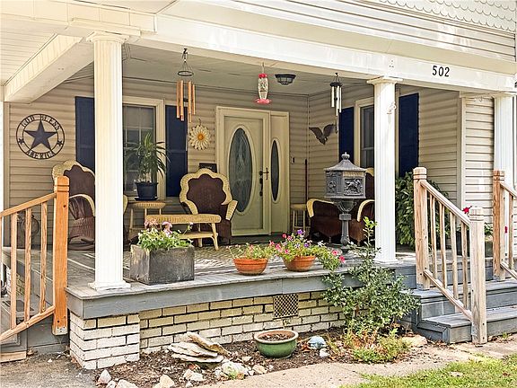 3rd image of 502 E Main St
