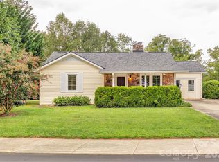 103 S Main St, Weaverville, NC 28787