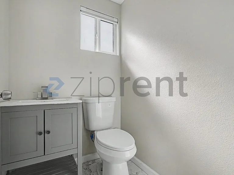 1204 W 50th St — Photo 12