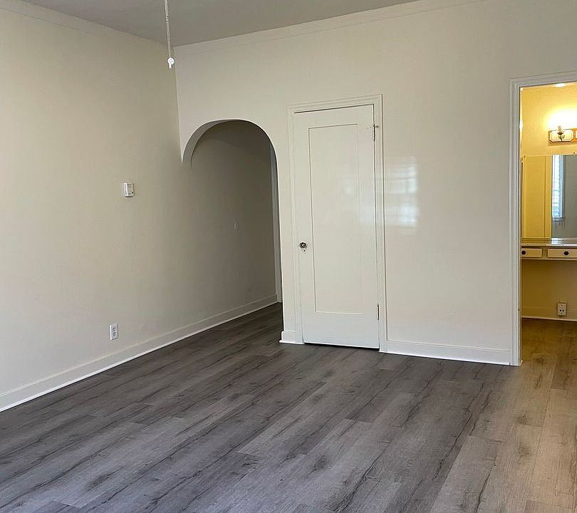 1st image of 4408 Lockwood Ave #10619253