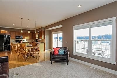 2nd image of 2078 Eaststone St SE