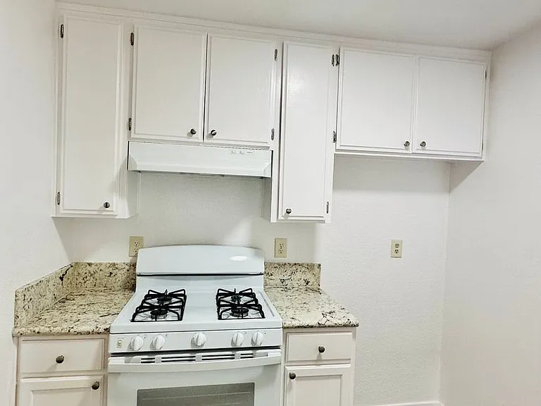 7259 Baird Avenue — Photo 9