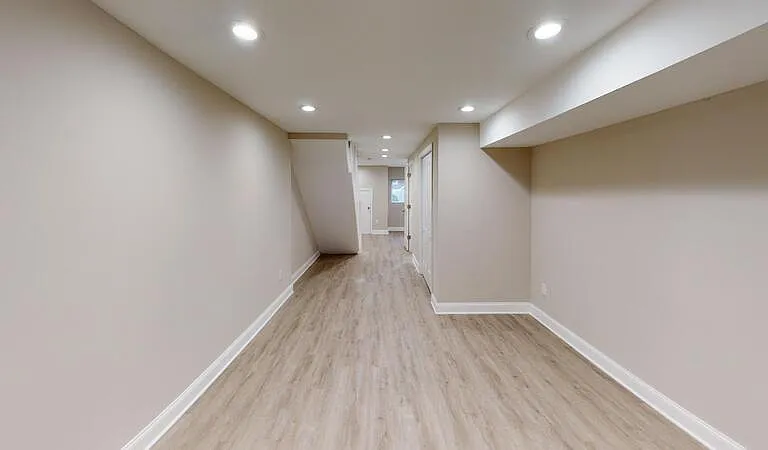 224 N Rose St — Photo 17