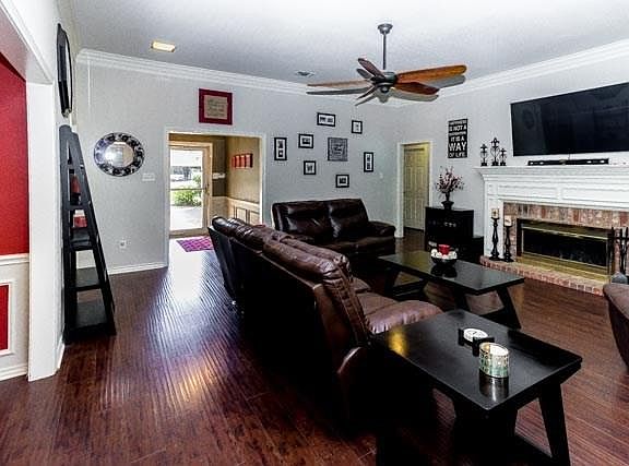 5th image of 6108 Summergrove Dr