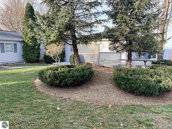 4th image of 7400 Lakeview Dr #63