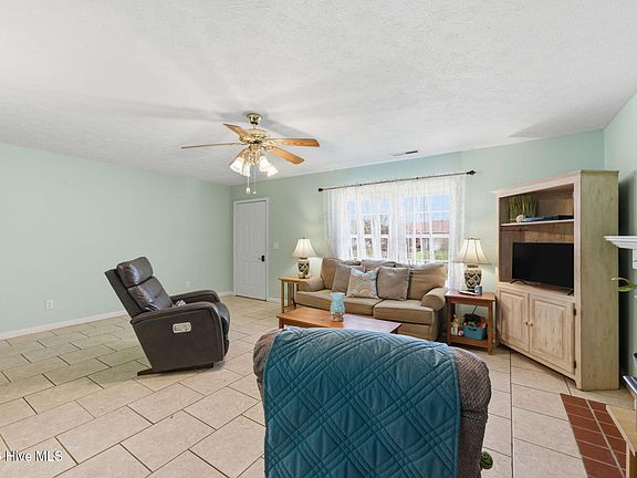 2nd image of 607 Darkwood Drive