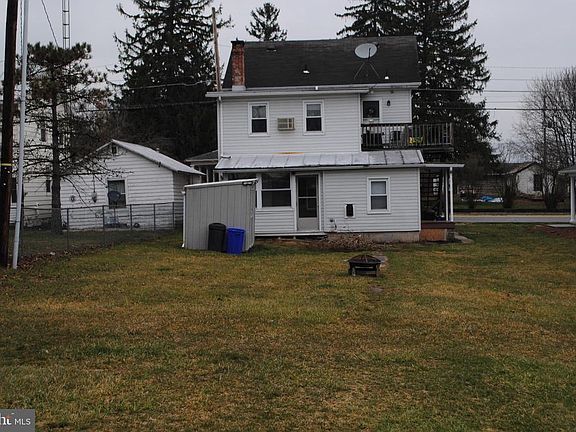 3rd image of 360 Main St