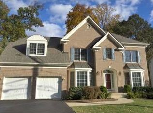 2539 Sandburg St, Dunn Loring, VA 22027
