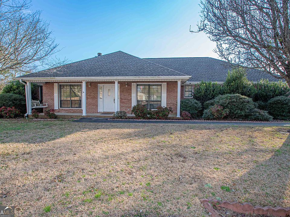 1st image of 122 Pine Bluff Dr