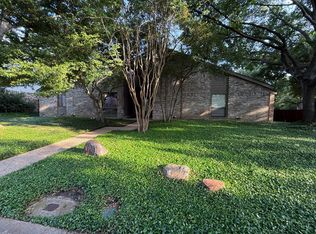 6710 Firelight Ln, Dallas, TX 75248