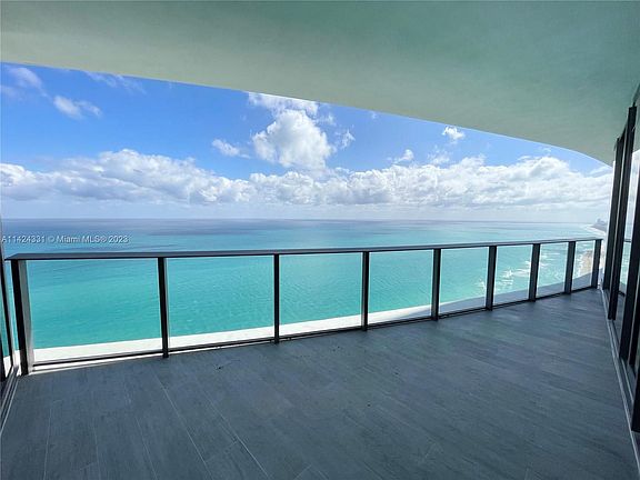 5th image of 15701 Collins Ave #4003