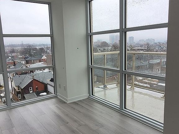 4th image of 1787 Saint Clair Ave W #706