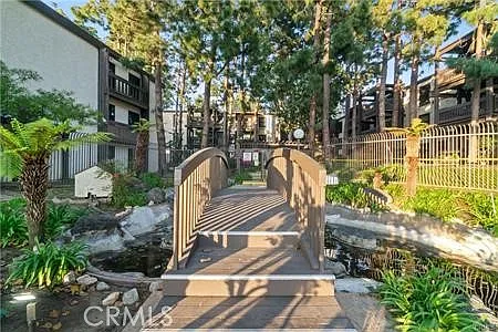 2 bed, 1048 sqft, $3,100 — Photo 1