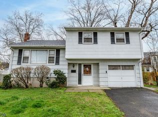 381 Sullivan Ct, Rahway, NJ 07065
