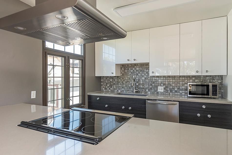 1st image of 2020 Albatross St
