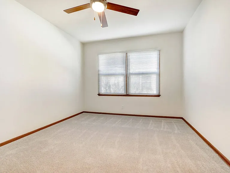 12224-34 Chandler Blvd — Photo 60