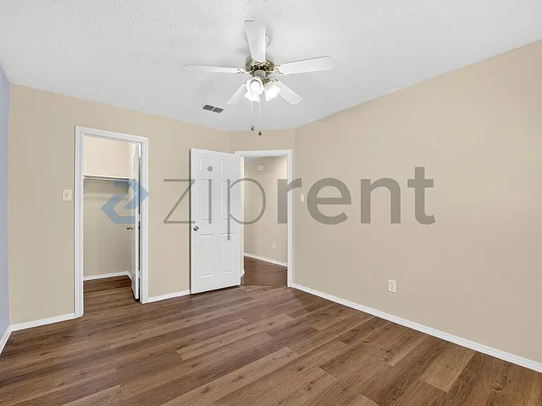 5412 Blue Water Lake Dr — Photo 25