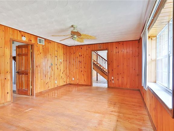 3rd image of 3609 Queens Cove Blvd