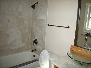 3rd image of 3421 Lyndell Dr