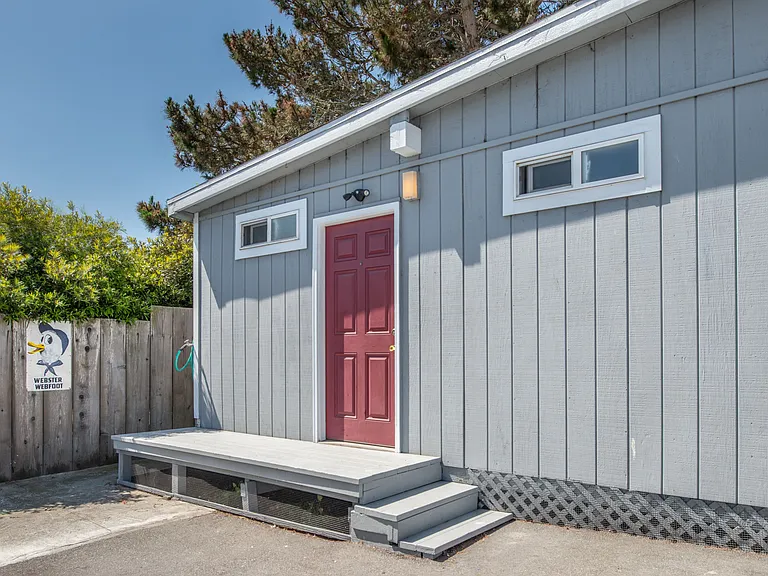 883 Lighthouse Ave #A — Photo 10