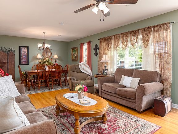 5th image of 145 Karen Dr