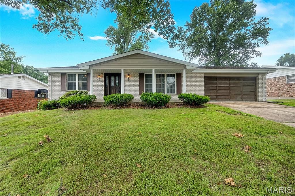 4466 Gemini Dr, Saint Louis, MO 63128 | Zillow