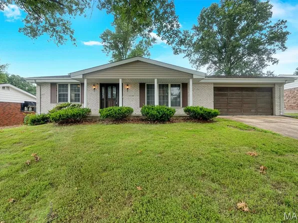 4466 Gemini Dr, Saint Louis, MO 63128