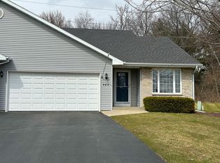 482 Fox Ln, Walworth, WI 53184