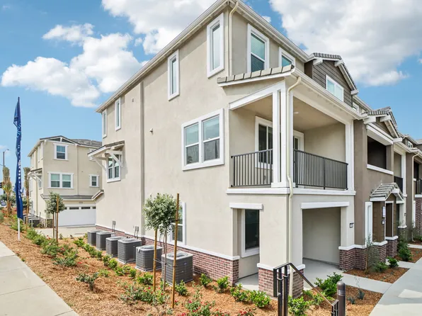 407 Lotus Dr, San Marcos, CA 92069