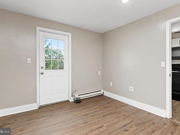 5th image of 2906 Herr St Floor 2