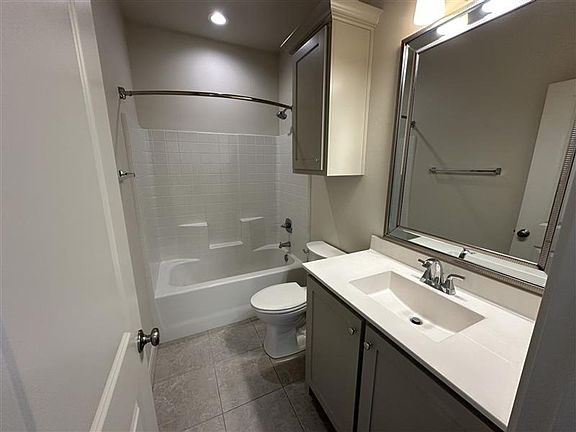 5th image of 8406 Cambridge Rd