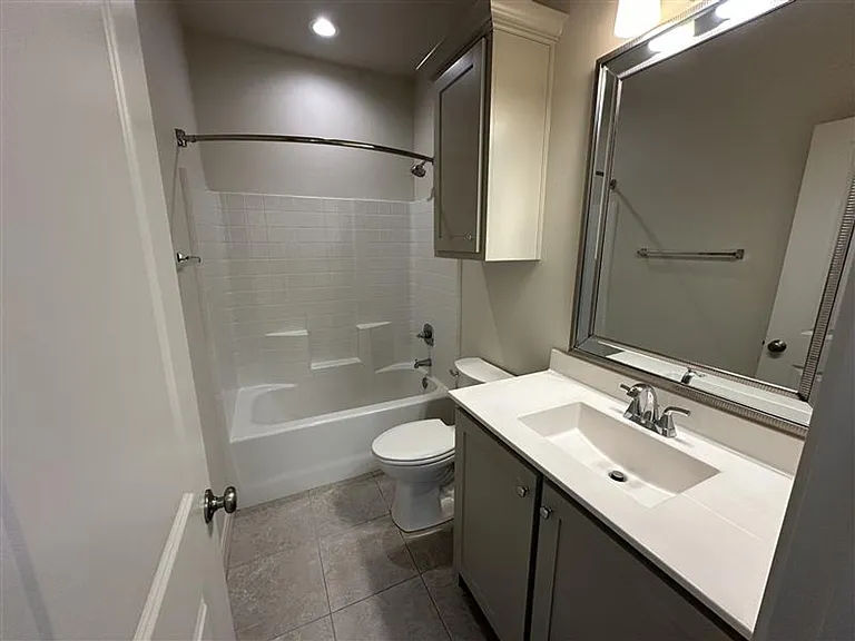 8406 Cambridge Rd — Photo 5