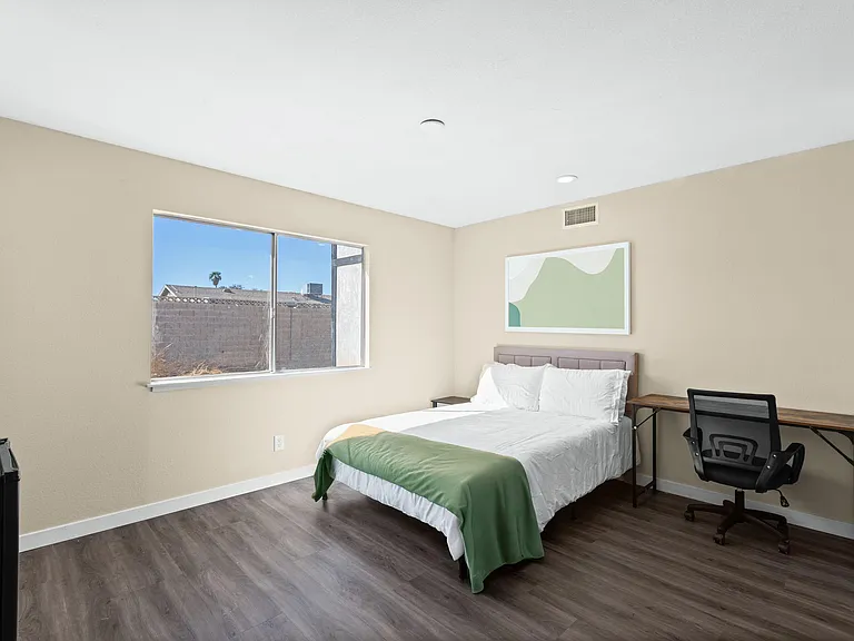 Comb Cir — Photo 1