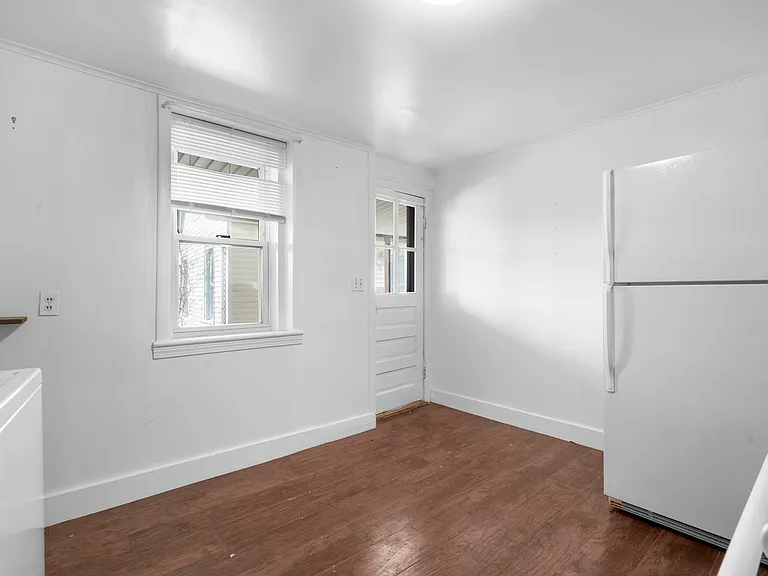 48 Anderson St #2 — Photo 6