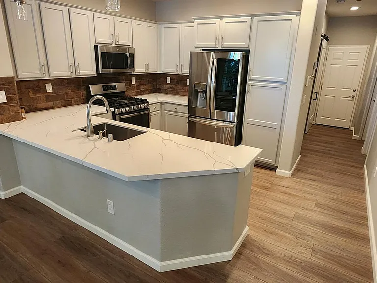 303 Esplanade Cir — Photo 3